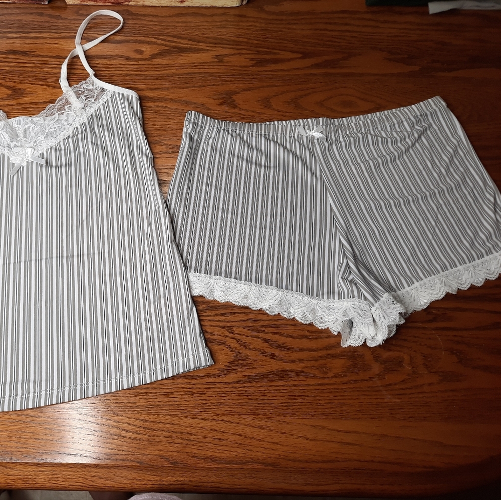 PJ Set - Picture 2 of 4
